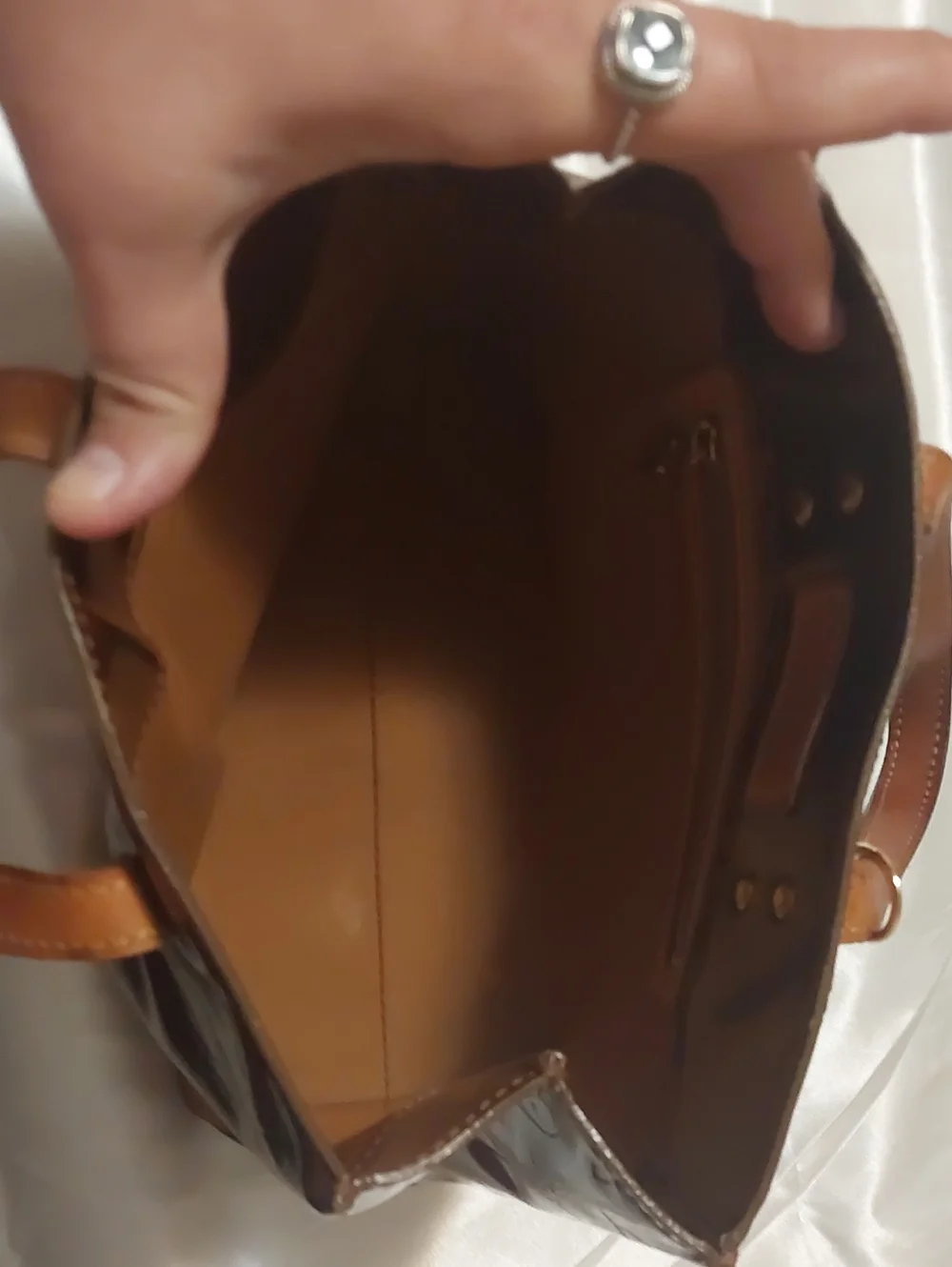 💯% Louis Vuitton Vernis Brown Patent Leather Tote with LV Trunks & Bags Charm🎀